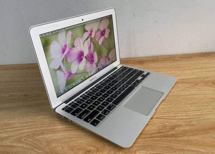 蘋(píng)果MacBook air(md711A)超薄筆記 蘋(píng)果MacBook air(md711A)超薄筆記